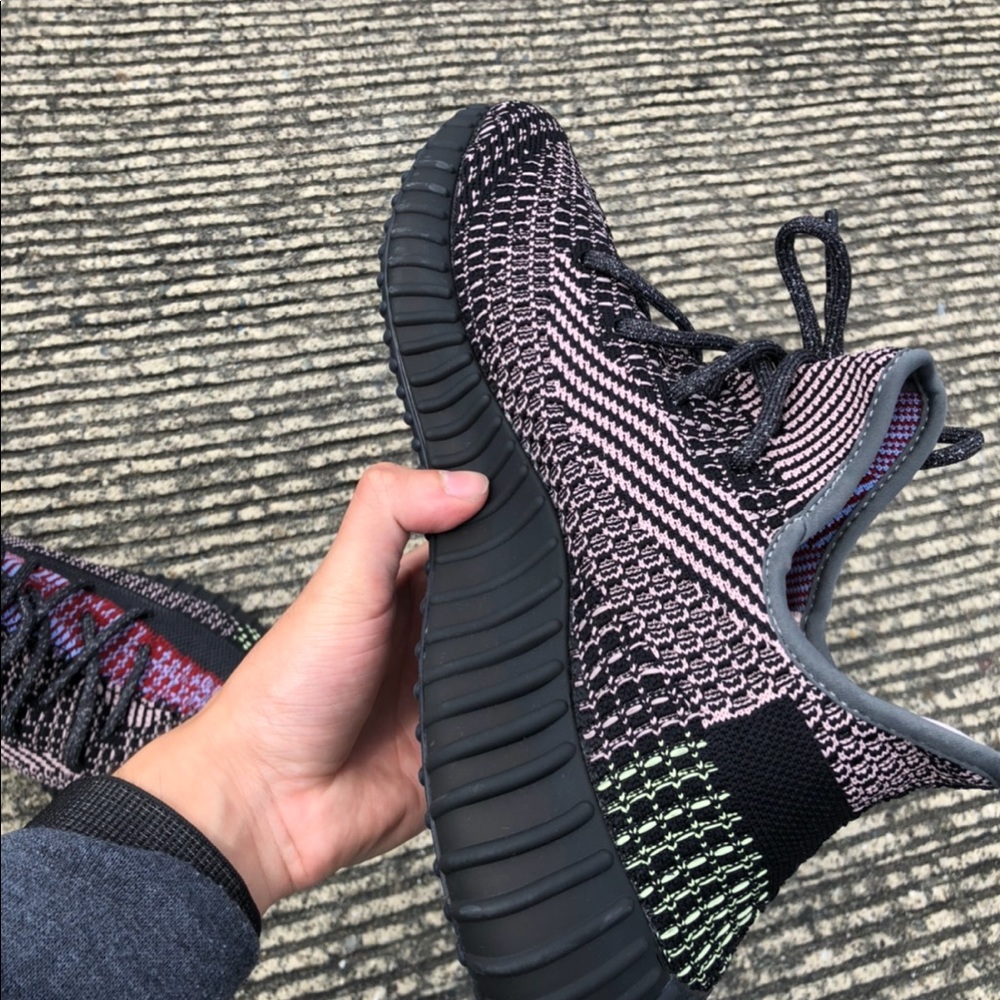 Adidas Yeezy Boost 350 V2 Yecheil Size 12.5 - Picture 3 of 8
